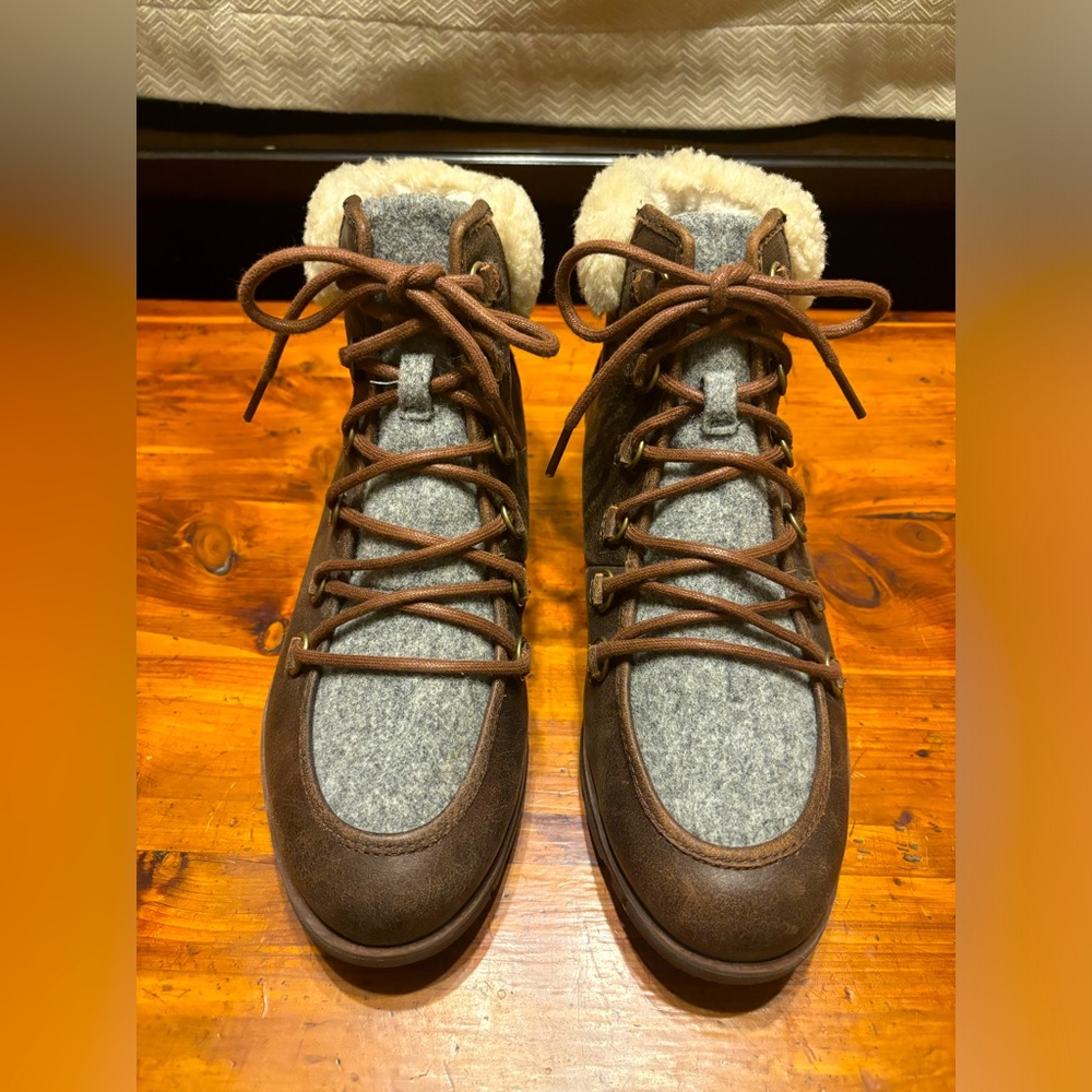 Sorel Womens Cozy Boots Brown, Cream, and Gray Shearling and Leather Size 8